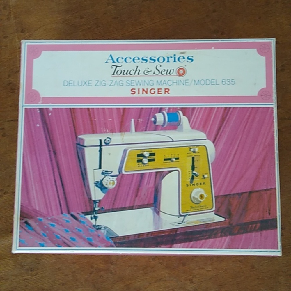 Vintage Singer Touch & Sew Model 635 Accessories Box #161931